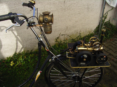 Fahrrad mit Allradhilfsantrieb2_Dampf/Elektro