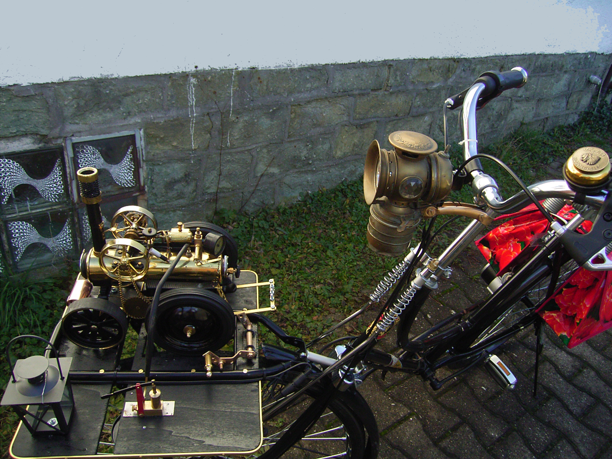 Fahrrad mit Allradhilfsantrieb4_Dampf/Elektro
